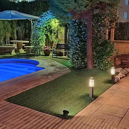 Hébergement de vacances Casa Axier-chalet Con Piscina Privada Y Chimenea *