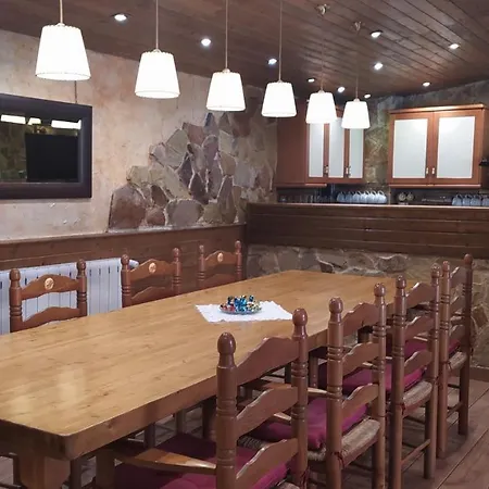Hébergement de vacances Casa Axier-chalet Con Piscina Privada Y Chimenea *